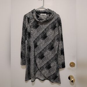 Domani Gray & Black Geometric Cowl Neck Asymmetrical Tunic Size Medium
